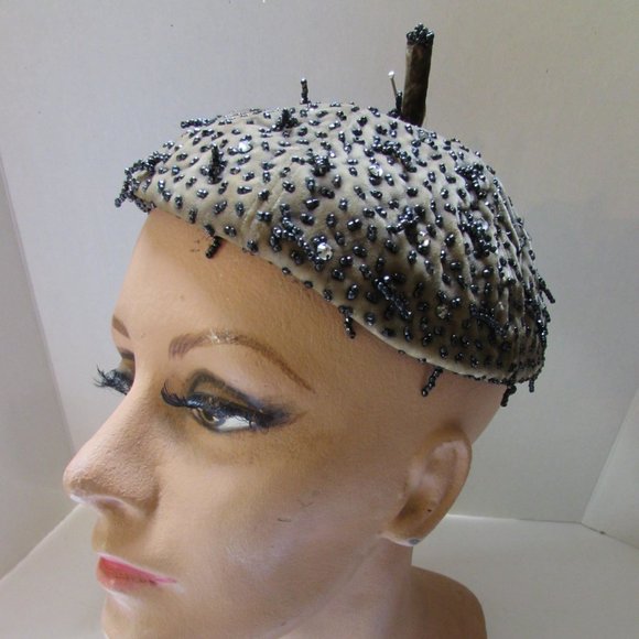 SALE Mid Century Beret Style Hat Olive Green Velvet Black Seed Beads - Picture 8 of 12